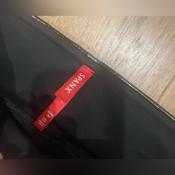 Spanx faux patent leather leggings - Picture 6 of 11